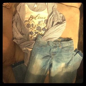 Adorable girls outfit!